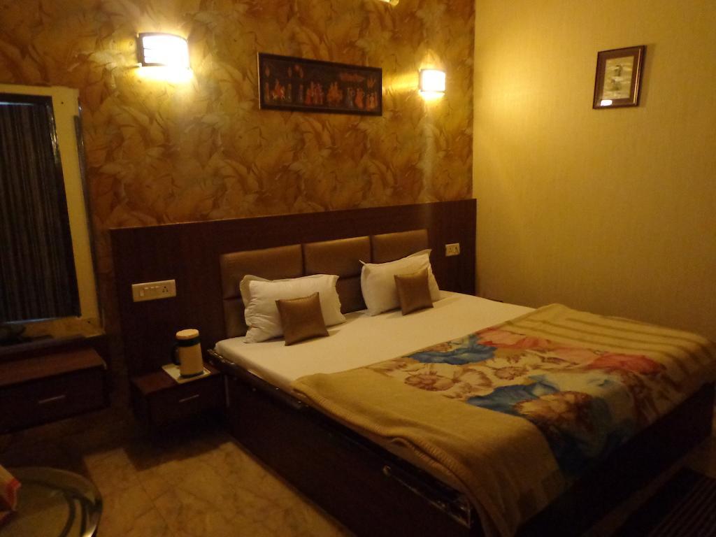 Aashyana Hotel Алвар Екстериор снимка