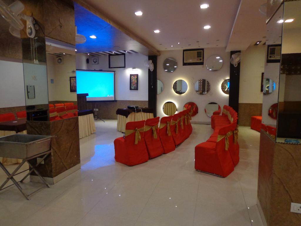 Aashyana Hotel Алвар Екстериор снимка