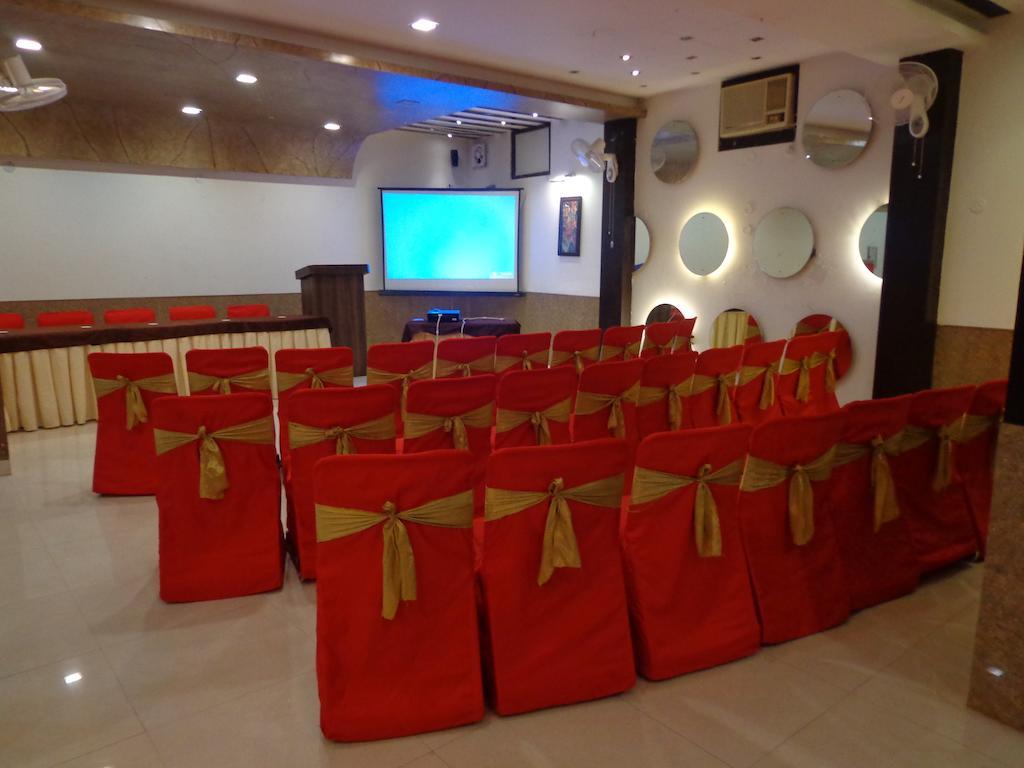 Aashyana Hotel Алвар Екстериор снимка