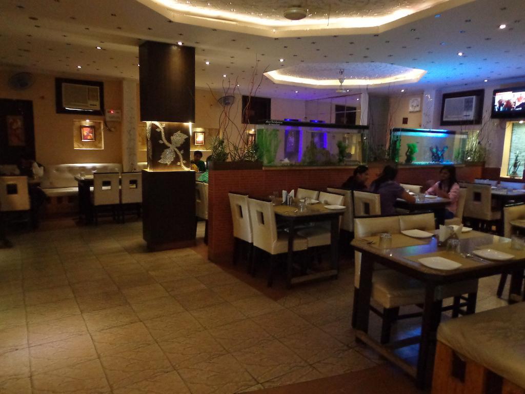 Aashyana Hotel Алвар Екстериор снимка