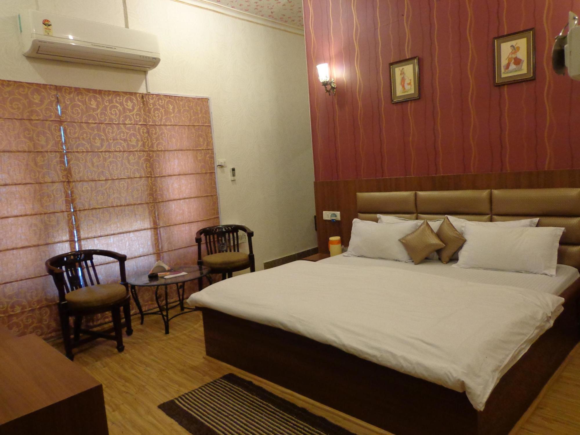 Aashyana Hotel Алвар Екстериор снимка