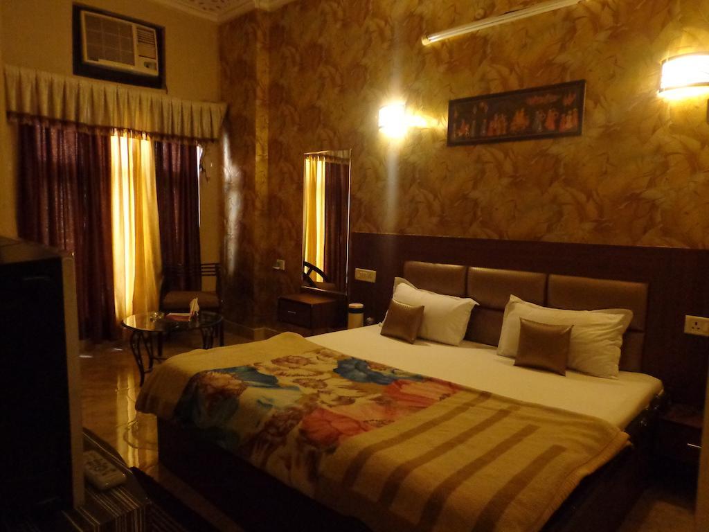 Aashyana Hotel Алвар Екстериор снимка